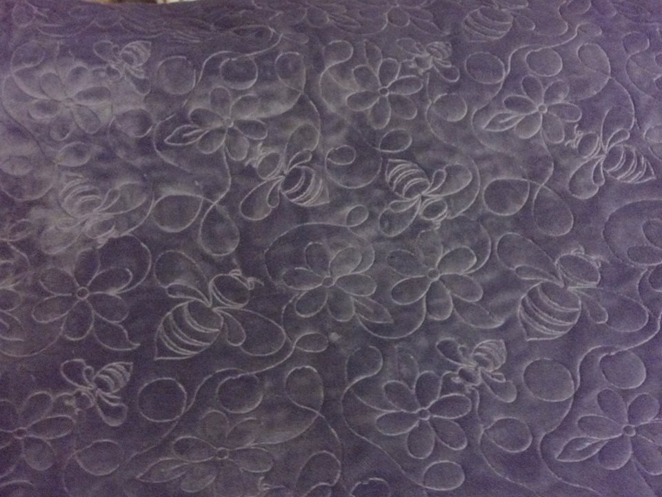 bee quilting